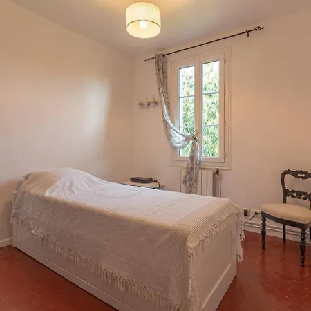 Un Jardin En Ville, Pour Des Au Calme * Tulon