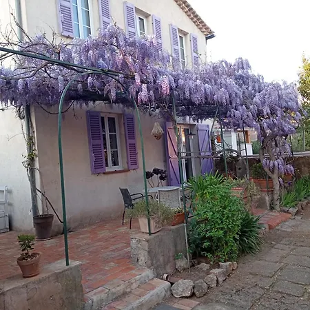 Dom wakacyjny Un Jardin En Ville, Pour Des Au Calme Tulon